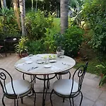 Flora Bed & Breakfast
