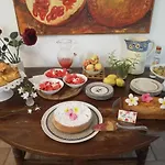 Flora Монделло