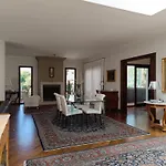 Flora Bed & Breakfast Mondello