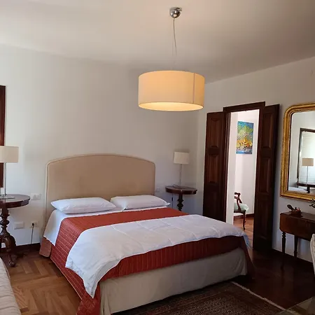 Bed & Breakfast Flora 4*