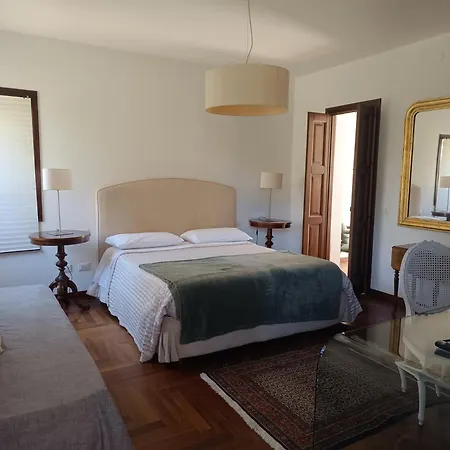 Bed & Breakfast Flora 4*