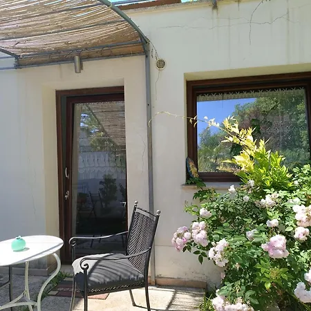 Flora Bed & Breakfast Mondello