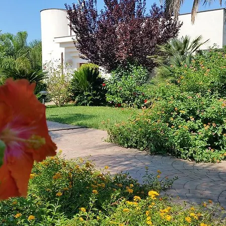 Flora Bed & Breakfast