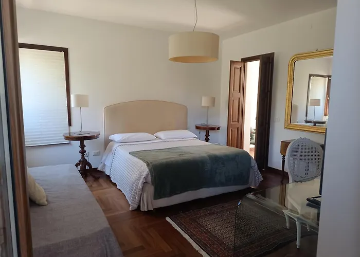 Bed & Breakfast Flora 4*