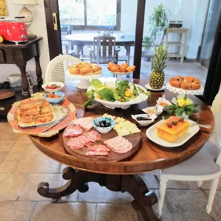 Alojamento de Acomodação e Pequeno-almoço Flora