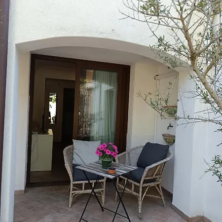 Flora Bed & Breakfast